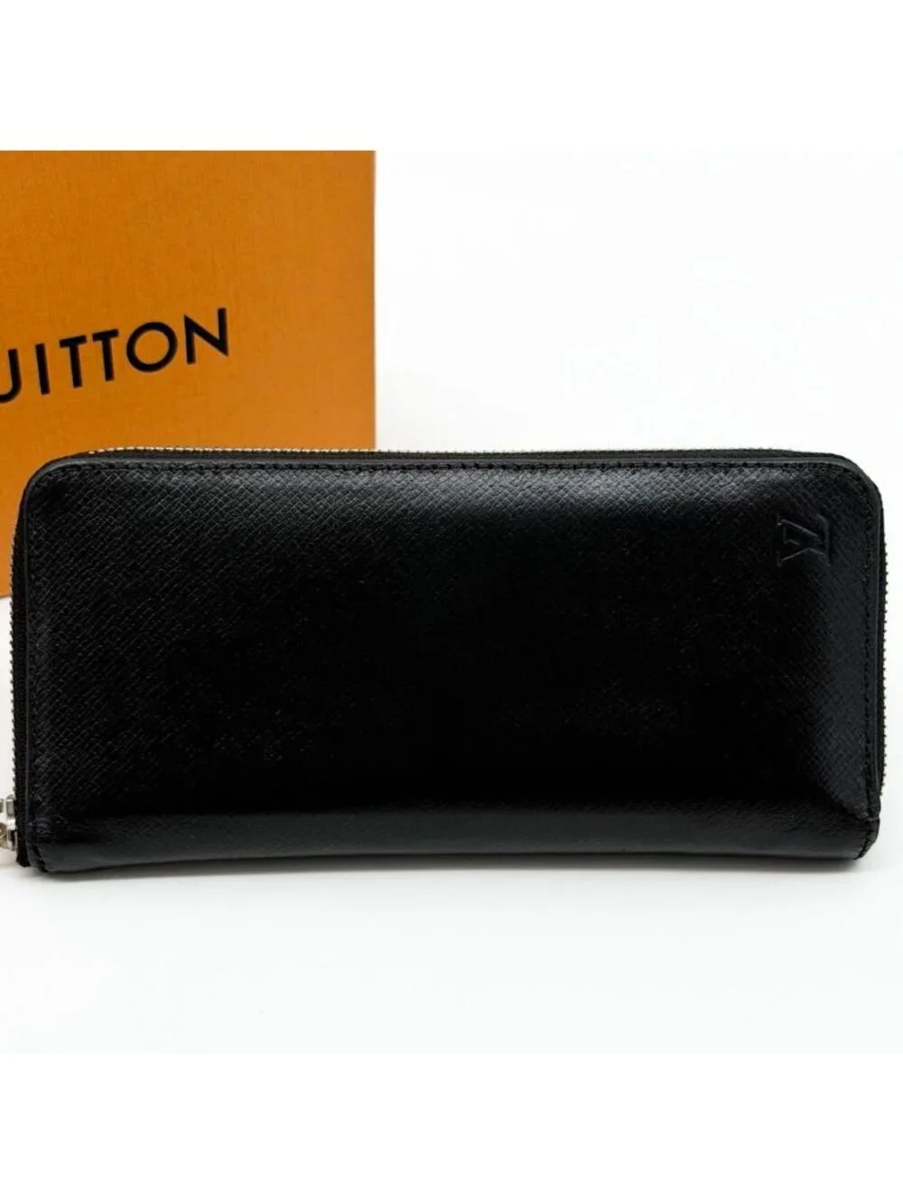 Louis Vuitton Zippy Wallet Vertical Taiga Black Round